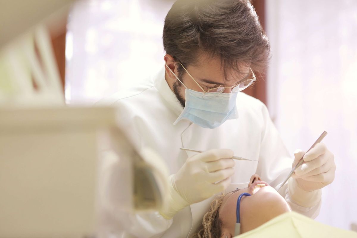 Periajul profesional – Importanța sa în igiena dentară