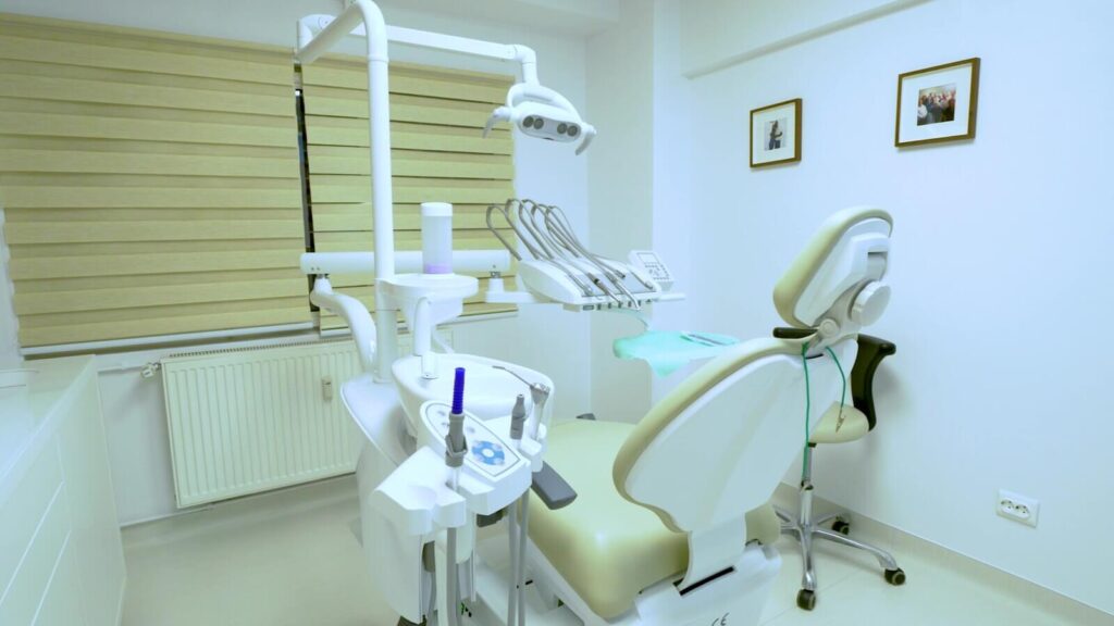 cabinet stomatologic CisoMedical, modern, echipamente si accesorii clinica stomatologica