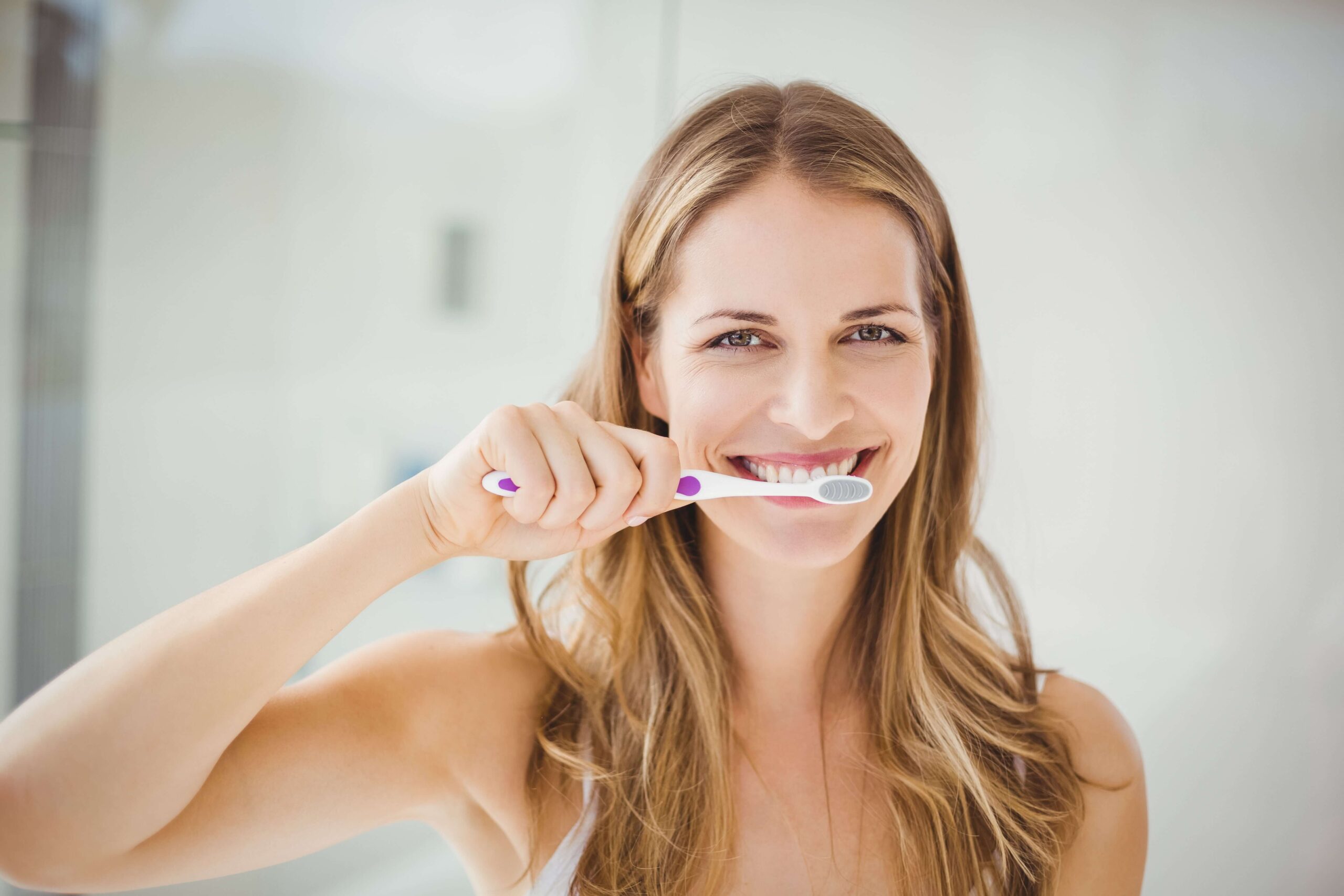 Tehnici de periaj dentar – Mic ghid de practicare a unui periaj corect